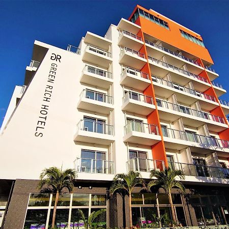 Green Rich Hotel Okinawa Nago Exterior foto